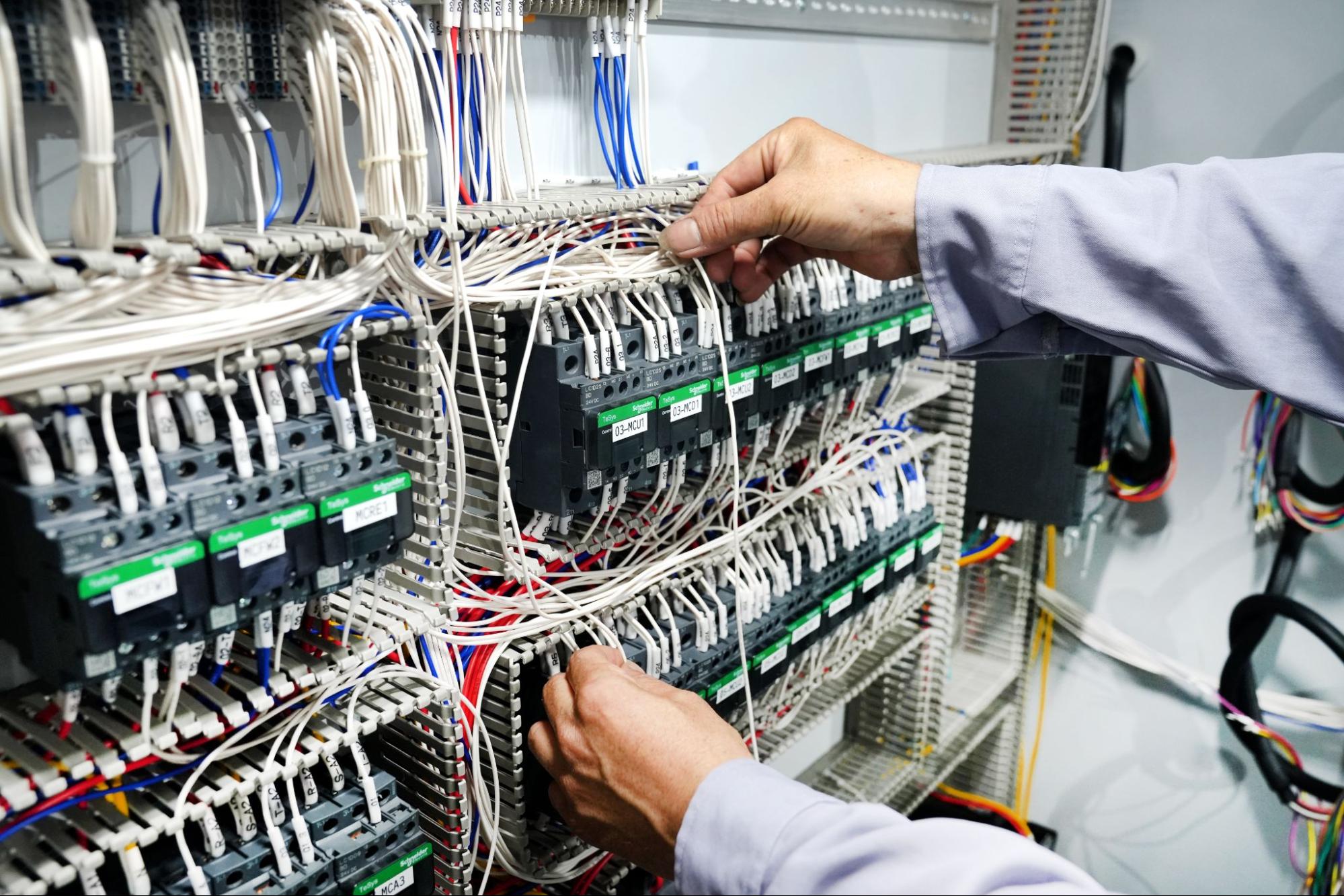 introduction-to-electrical-panel-manufacturing-companies.jpg